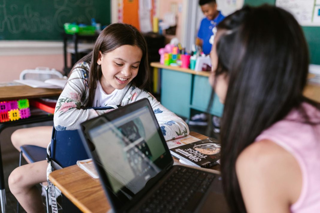 Home-School Harmony:  A Relaxed Guide to Helping Your Kid Thrive